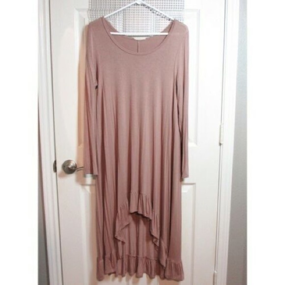 Forever 21 • Woman's Blush High-Low Long Sleeve Dress with Ruffle Hem - Picture 1 of 5